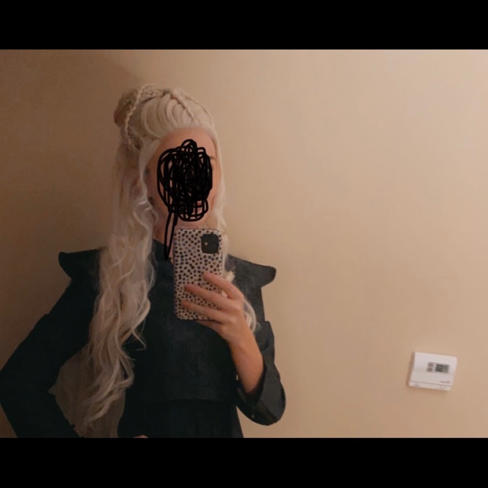 Daenerys Targaryen Halloween costume. Jacket, wig, and cape